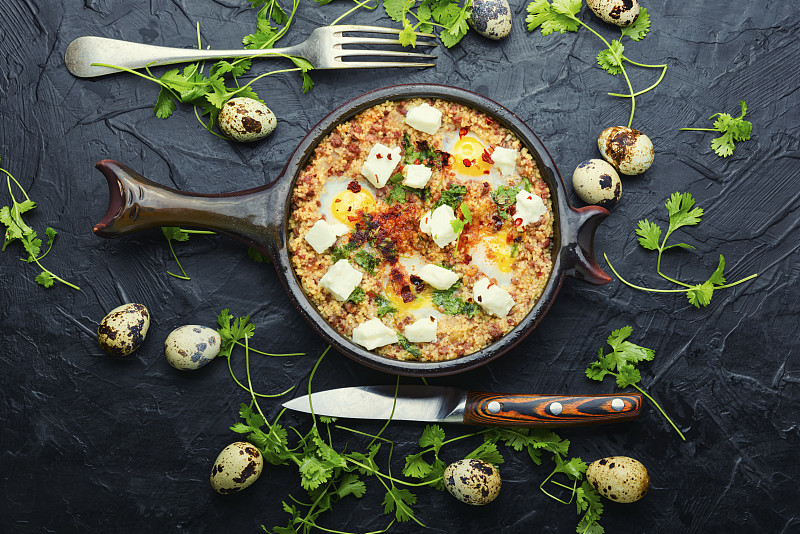 以色列的shakshuka或shakshuka，阿拉伯菜，煎蛋