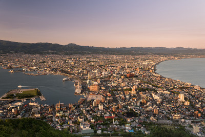日本北海道，函馆日落时的鸟瞰图