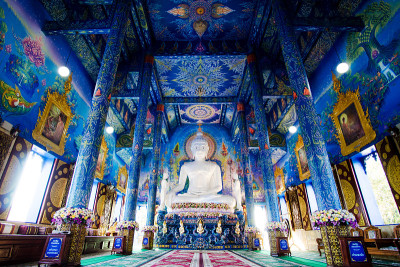 Wat Rong Suaten是公共寺庙。这是泰国清莱最受欢迎的寺庙。