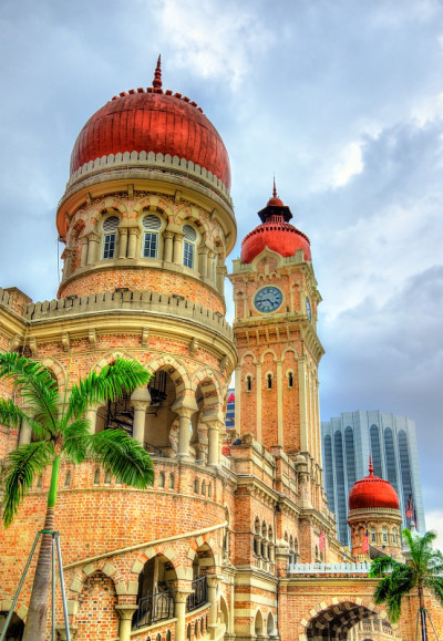 吉隆坡的Sultan Abdul Samad Building。它建于1897年，现在是信息部的办公