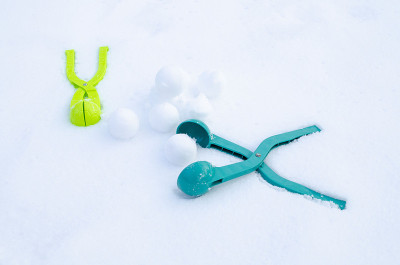 用于冬季户外娱乐的雪球雕刻装置
