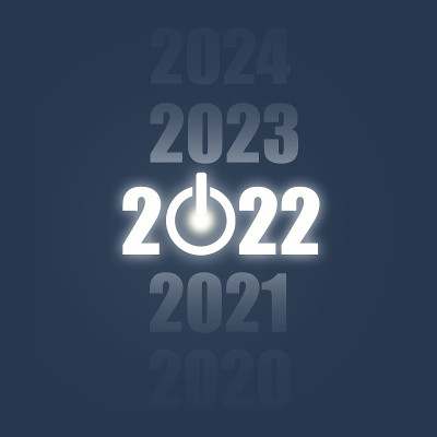 2020, 2021, 2022, 2023, 2024霓虹发光数字在黑暗的背景。电源按钮。新年的旗