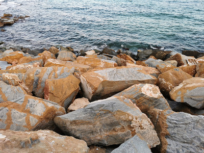 美丽的海景。自然的成分。