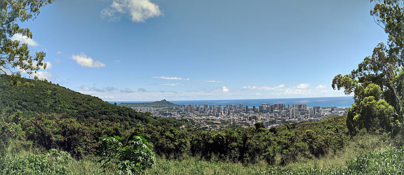 钻石黑德和瓦胡岛上的檀香山
