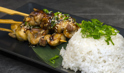 照烧鸡串和米饭