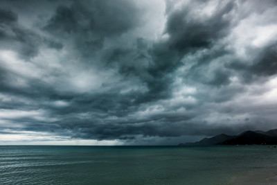 暴雨正在泰国海上发生