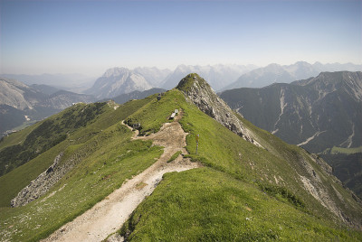 天蓝色阿尔卑斯山
