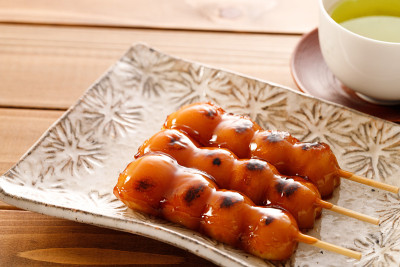 串饺子