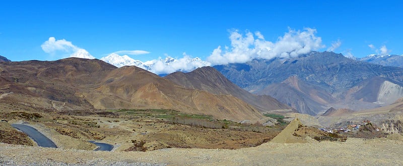 喜马拉雅山尼泊尔全景，雄伟的西藏景观，荒野自然，安纳布尔纳徒步旅行，冒险，道路，自由，广阔的极端地形