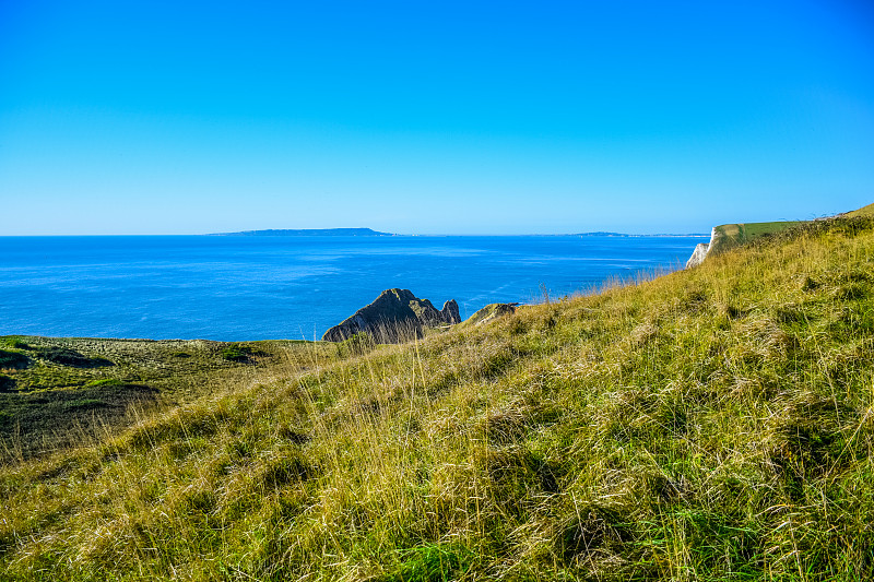 杜德尔门(Durdle Door)，英国多塞特郡卢沃斯(Lulworth)附近的侏罗纪海岸上的天然石