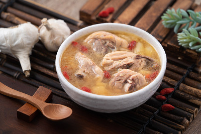 台湾美食-自制美味蒜味鸡汤