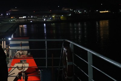 港