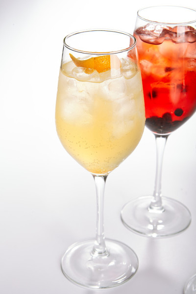 桃子喷鸡尾酒
