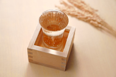 看起来不错且冰凉的清酒