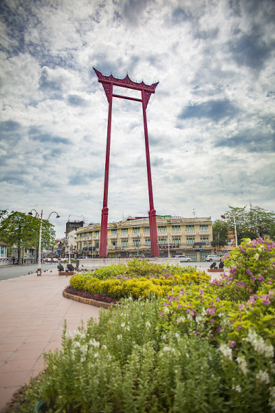 巨大的