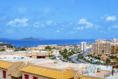 西班牙穆尔西亚的La Manga del Mar Menor