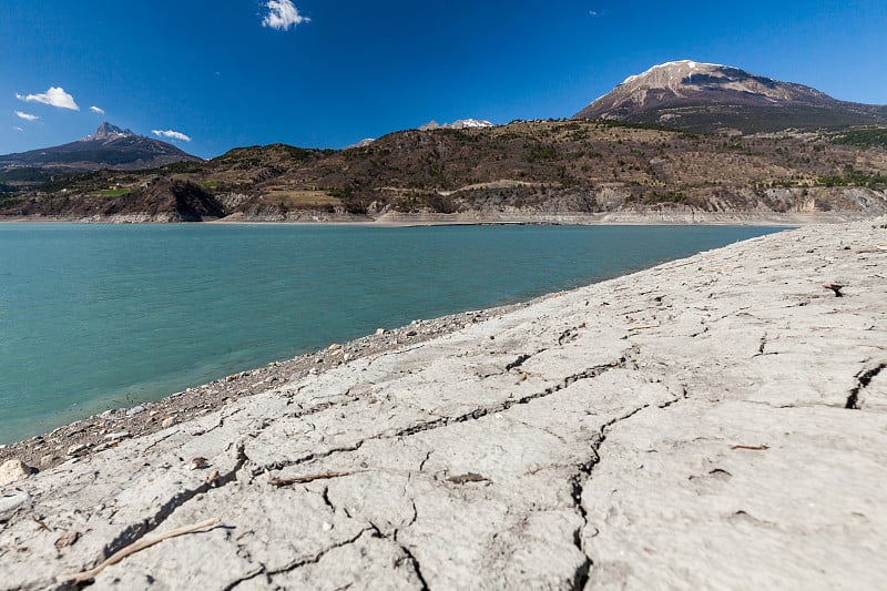 法国Hautes-Alpes, Serre-Poncon湖