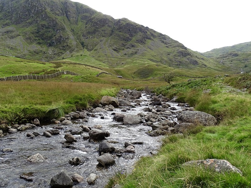 英国湖区Haweswater水库附近的小溪