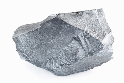铁矿是一种岩石，可以用经济上可行的方法从其中获得金属铁。铁通常以氧化物的形式存在，如磁铁矿和赤铁矿，