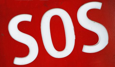 S.O.S. -援助的概念。