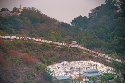 实皆山