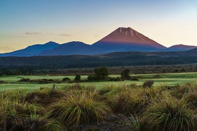 圆锥火山，日出，恩格鲁霍火山，新西兰