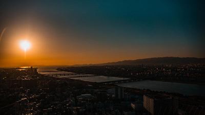 从大阪的观景楼看日落