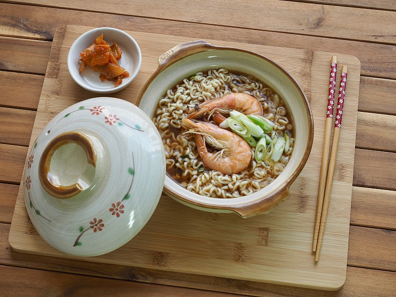 亚洲食物虾拉面