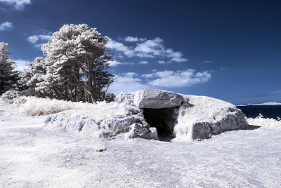 高Innisidgen，新石器时代墓室，锡利群岛，英国康沃尔