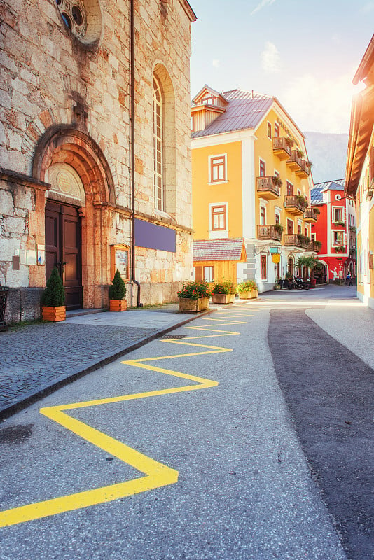 建筑物和街道。哈尔斯塔特。奥地利