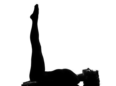 女人瑜伽向上伸展的脚姿势- urdhva prasarita padasana