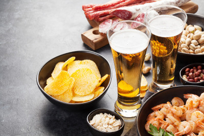 生啤酒和零食