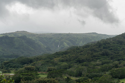 夏威夷考艾岛的哈纳雷山谷，在一场大暴雨后的冬天