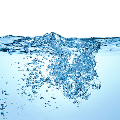 气泡在水中
