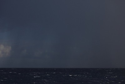 海上天气很糟