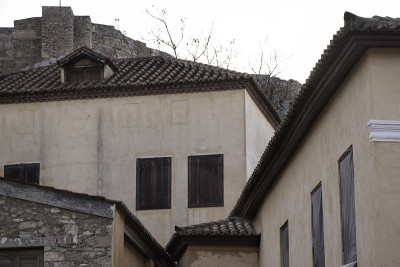 卫城下的新古典主义建筑
