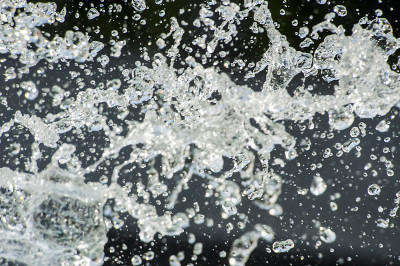水