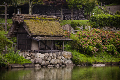 日本传统磨草屋顶