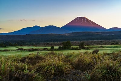 锥形火山，日出，恩格鲁霍火山，新西兰
