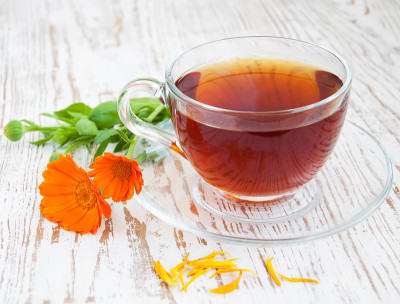 茶与金盏花
