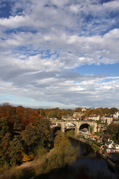 Knaresborough英格兰城镇景观和高架桥