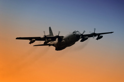 c - 130货运飞机