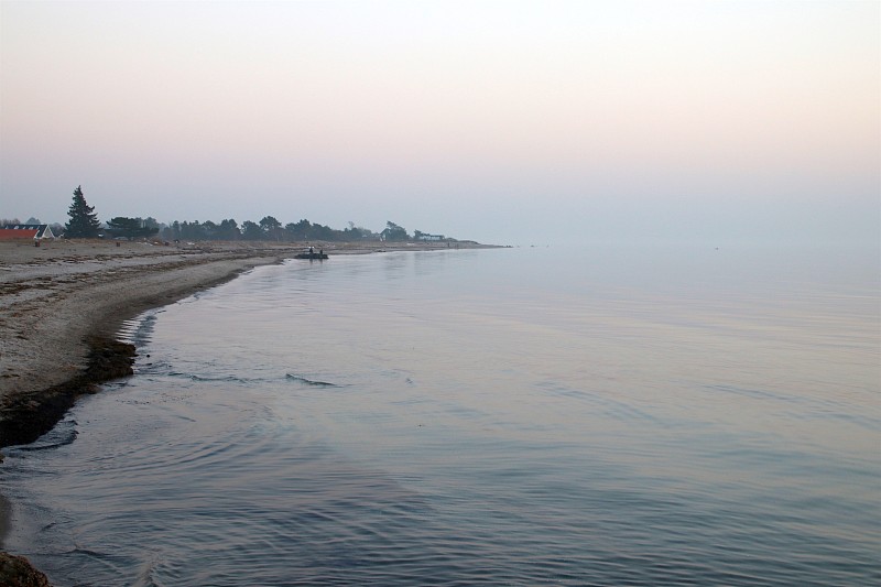 日落后的海滩