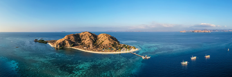 科摩多岛的卡纳瓦岛全景鸟瞰图