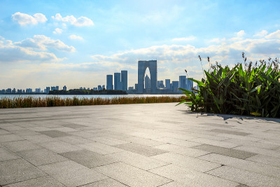 苏州的广场路和美丽的城市天际线