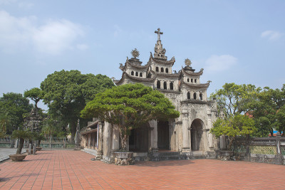 范廷石大教堂，范廷石，越南必看景点