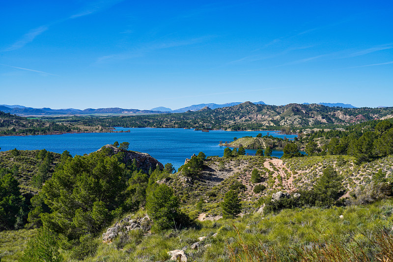 位于穆尔西亚卡拉斯帕拉附近的Pantano Embalse de Alfonso XIII水库。西班