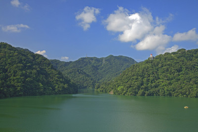 石门水库青山绿水台