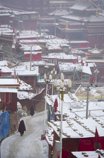 雪天西藏佛学院，四川，中国