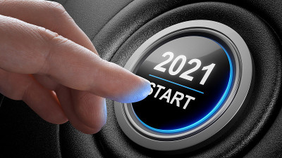 2021 -按开始按钮。新年的概念。3D插图